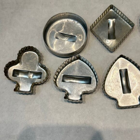 Vtg SET Aluminum Cookie Cutter w/ Handle Metal Bell Heart Diamond Spade Club Clo - Picture 5 of 8